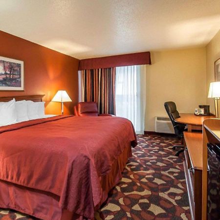 Quality Inn & Suites Kansas City I-435N Near Sports Complex Εξωτερικό φωτογραφία